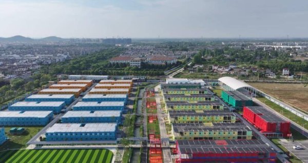 牛鑫所 安徽庐江：机器人产业跑出“加速度”