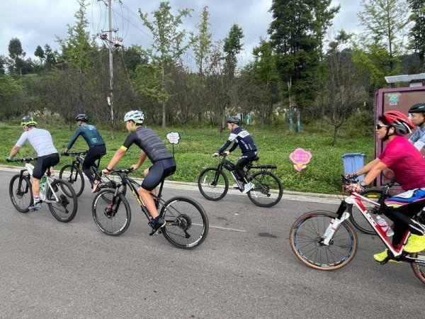 忠琦配资 骑行山水间！习水：开启康养新时尚